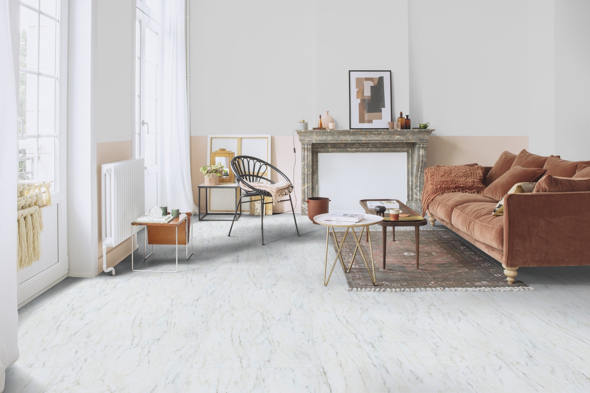 QuickStep Blush SGTC20305 Maan Marmer Wit PVC tegel plak pvc in woonkamer sfeerfoto