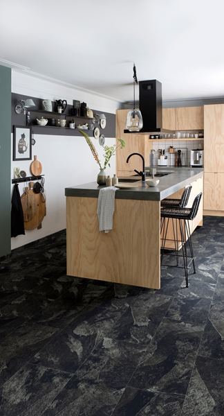 Moduleo Roots Mustang Slate 70998 Close-up van steenlook variant PVC tegel plak pvc met natuurlijke tekening