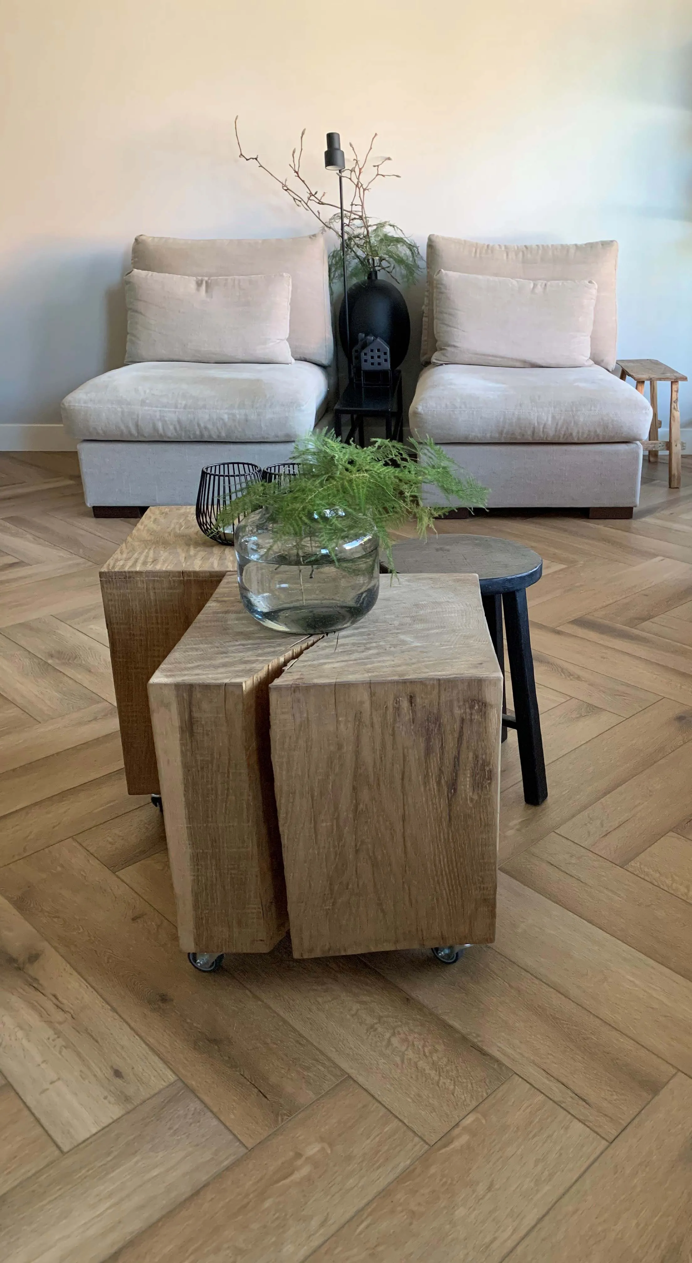 Gelasta Callisto Visgraat Natural Oak 4202 plak PVC visgraat detail van houtstructuur en matte afwerking