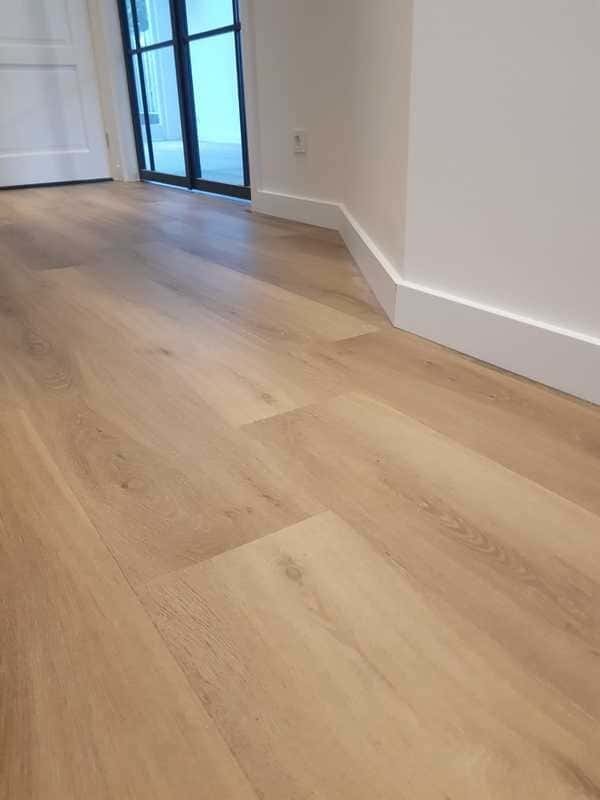 Structuurdetail van Ambiant Avanto Natural 9097.4503.19 plak PVC vloer – matte toplaag