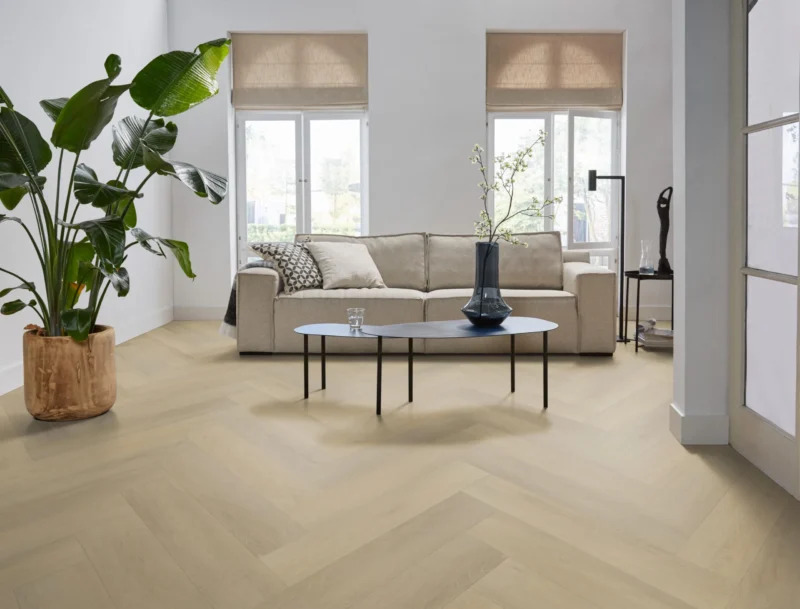 VTwonen Herringbone 6201101019 Legpatroon en afwerking Natural visgraat plak pvc met realistische structuur