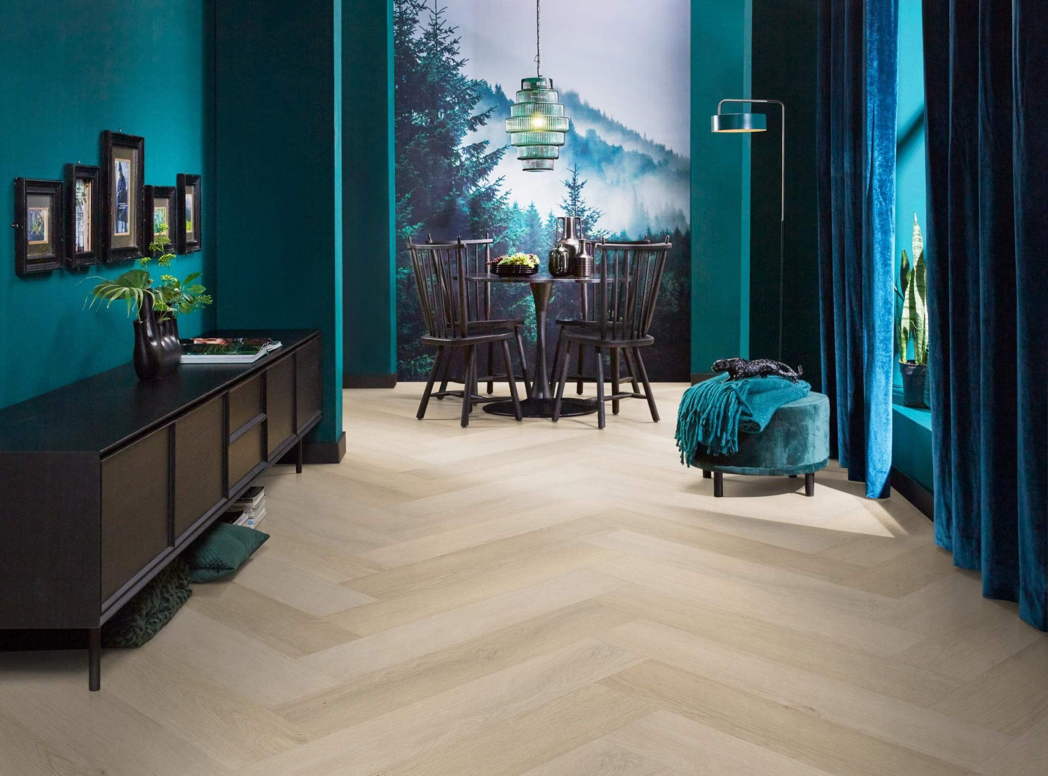 Close-up van het houtdessin van de Natural click pvc vloer met voelbare structuur