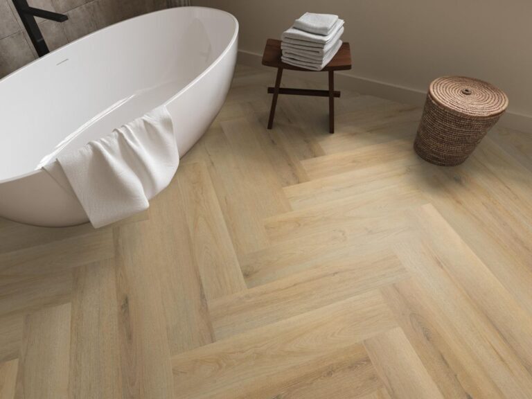 Ambiant Spigato XL Valento Visgraat 6080.1010.19 Legpatroon en afwerking Natural visgraat plak pvc met realistische structuur