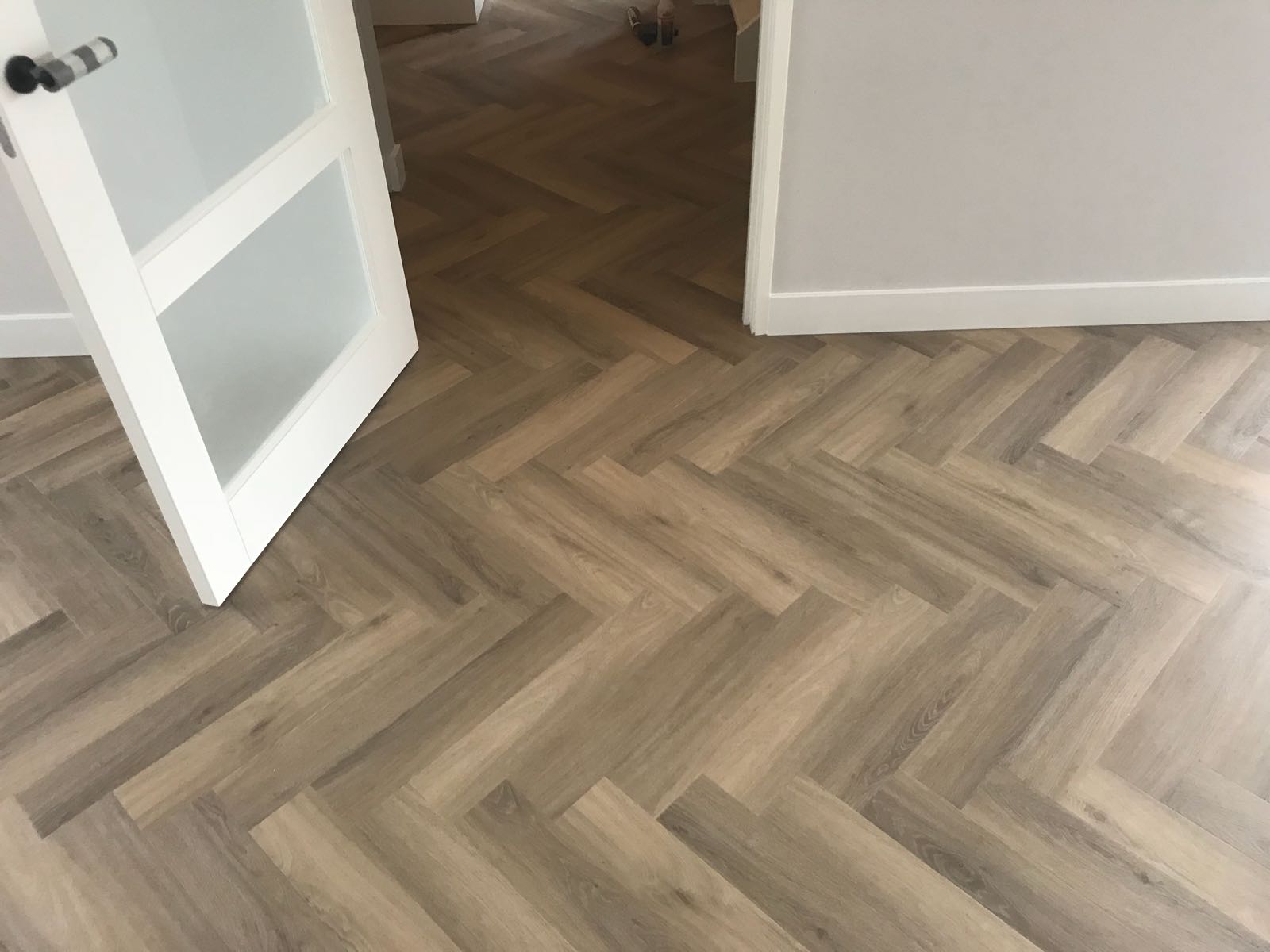 Detailafbeelding van Ambiant Spigato Avanto Visgraat Natural 9096.3503.19 plak PVC vloer