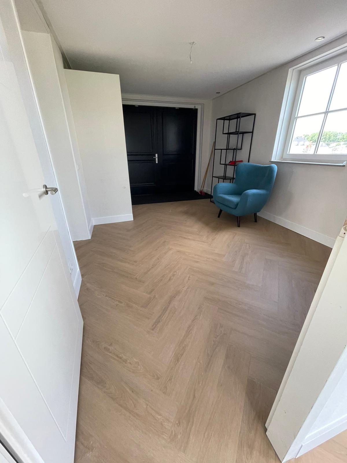 Hebeta Charente Visgraat 77846 houtdessin Naturel Licht Eiken visgraat plak pvc met natuurlijke tekening