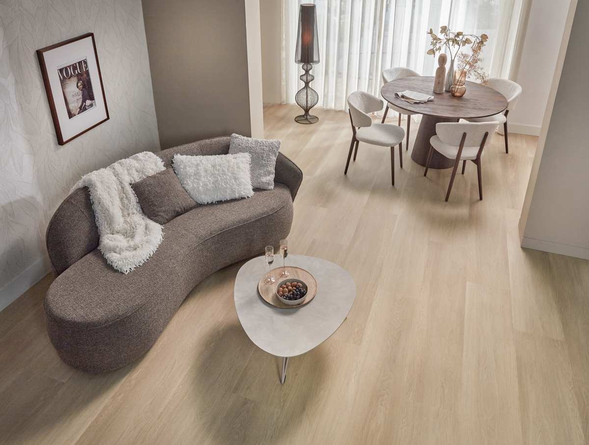 Floer Landhuis PVC FLR-3233 Afwerking en randdetail Natuur Eik PVC plank plak pvc met levendige structuur