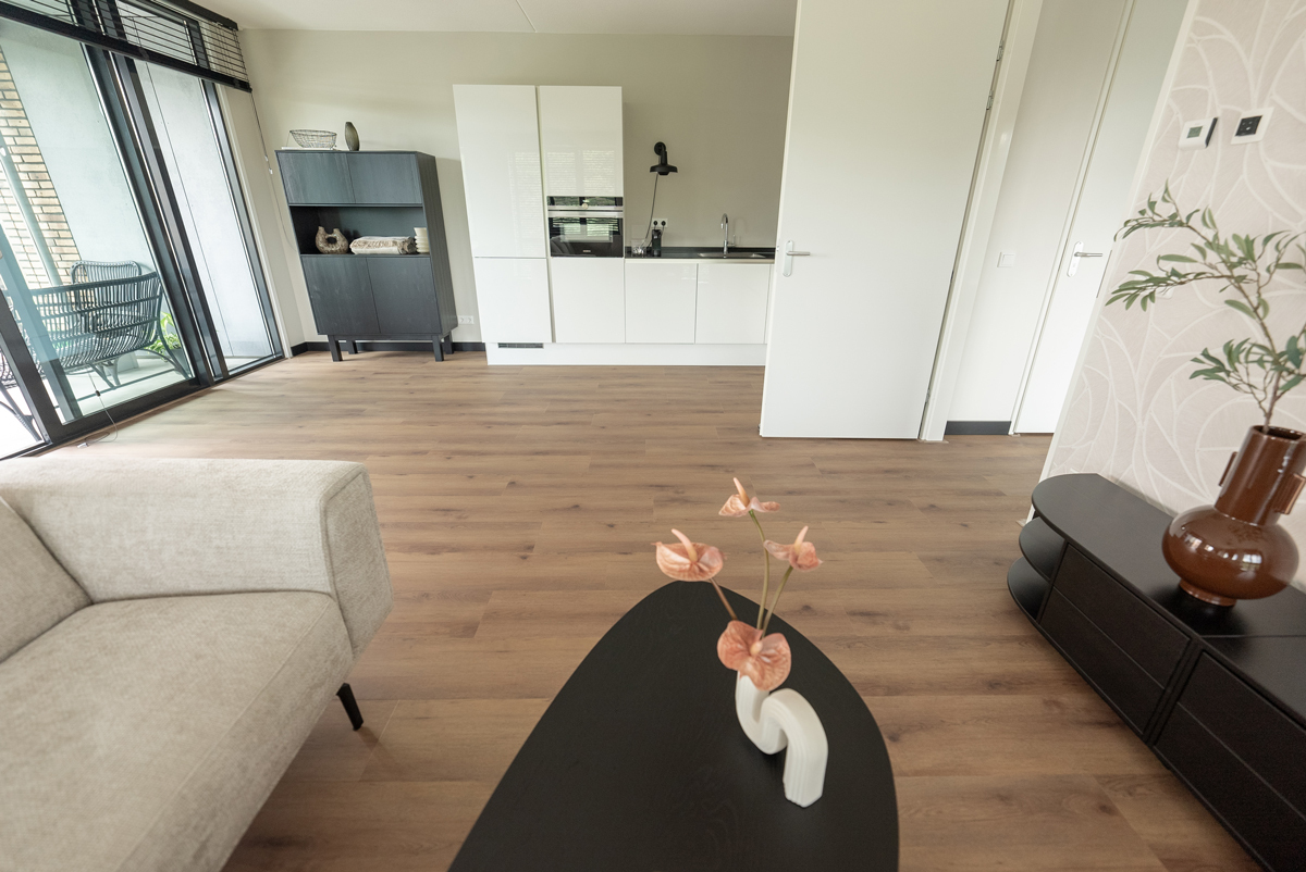 Floer Natuur Click PVC FLR-3729 Toepassing in woonkamer Niederhorn Nootbruin PVC plank click pvc met warme kleurtoon