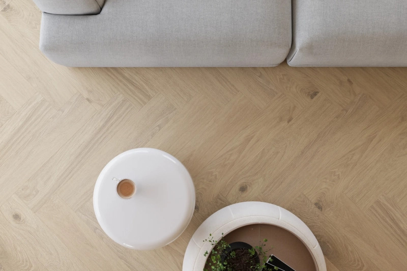Castell Ultimate 890 Oak Limewood 295 plak PVC visgraat close-up van decor, nerf en matte toplaag