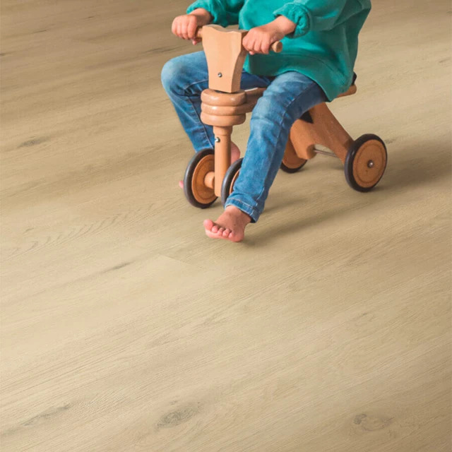 QuickStep Liv SGSPC20313 Ocean Bliss Naturel PVC plank plak pvc in woonkamer sfeerfoto