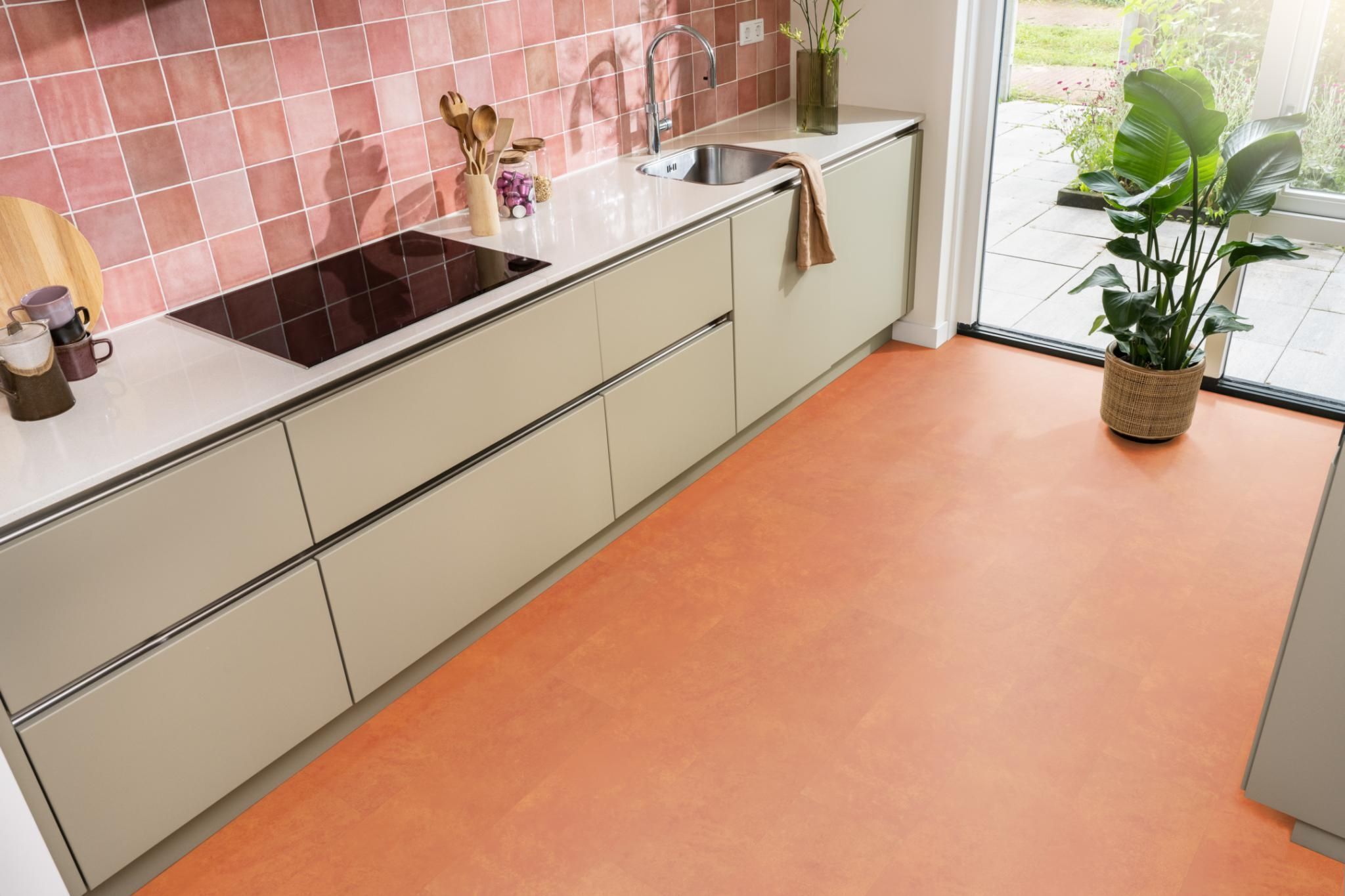 Ambiant Viretto 8560.2027.19 Orange PVC tegel plak pvc in woonkamer sfeerfoto