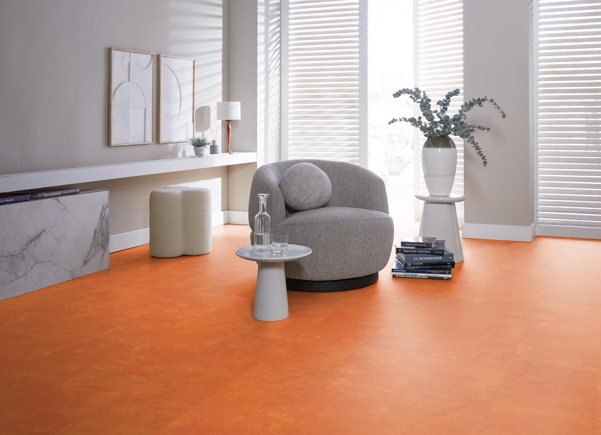 Kleur en structuur van de Orange plak pvc vloer met matte afwerking