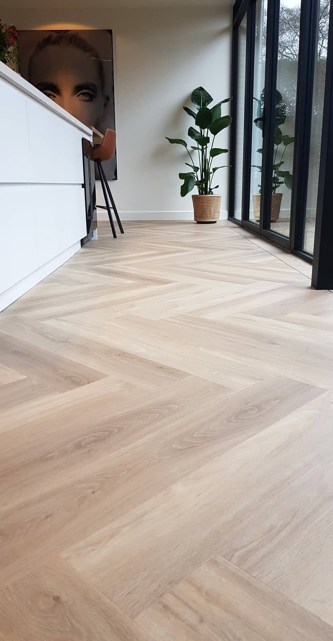 Floer Walvisgraat click PVC FLR-3914 Afwerking en randdetail Orka Onbehandeld walvisgraat click pvc met levendige structuur