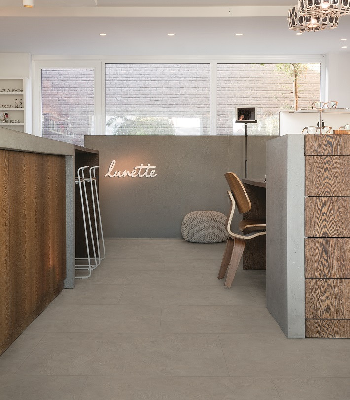 Floorify Grote Tegels Click F015 Oyster PVC tegel click pvc in woonkamer sfeerfoto