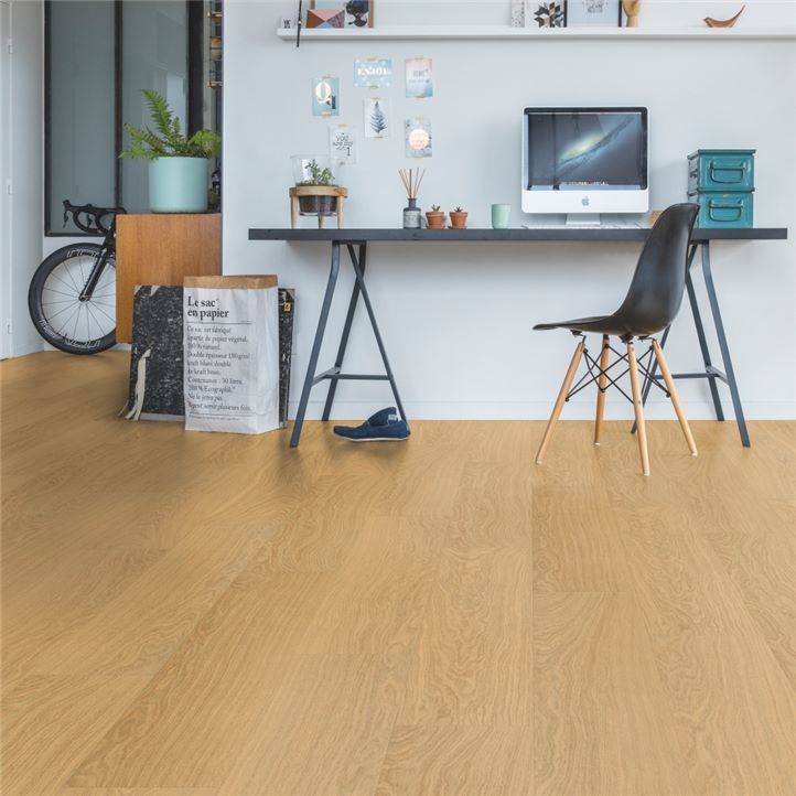 Sfeerfoto van PVC plank click pvc in interieur met QuickStep Bloom
