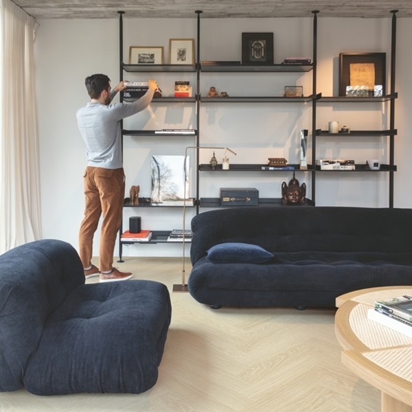 Sfeerfoto van PVC plank click pvc in interieur met QuickStep Ciro