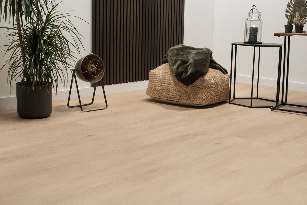 Floer Landhuis Click PVC FLR-3751 Pure Eik PVC plank click pvc in woonkamer sfeerfoto