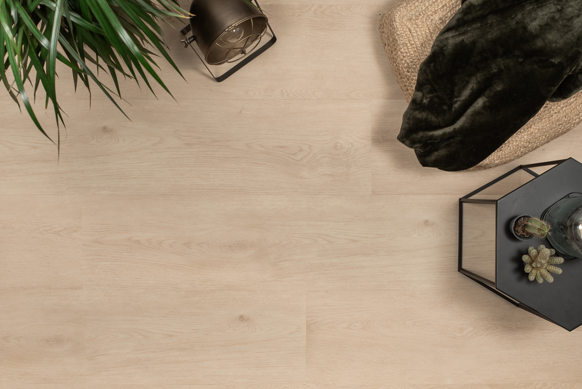 Floer Landhuis Click PVC FLR-3751 Close-up van houtdessin Pure Eik PVC plank click pvc met natuurlijke tekening