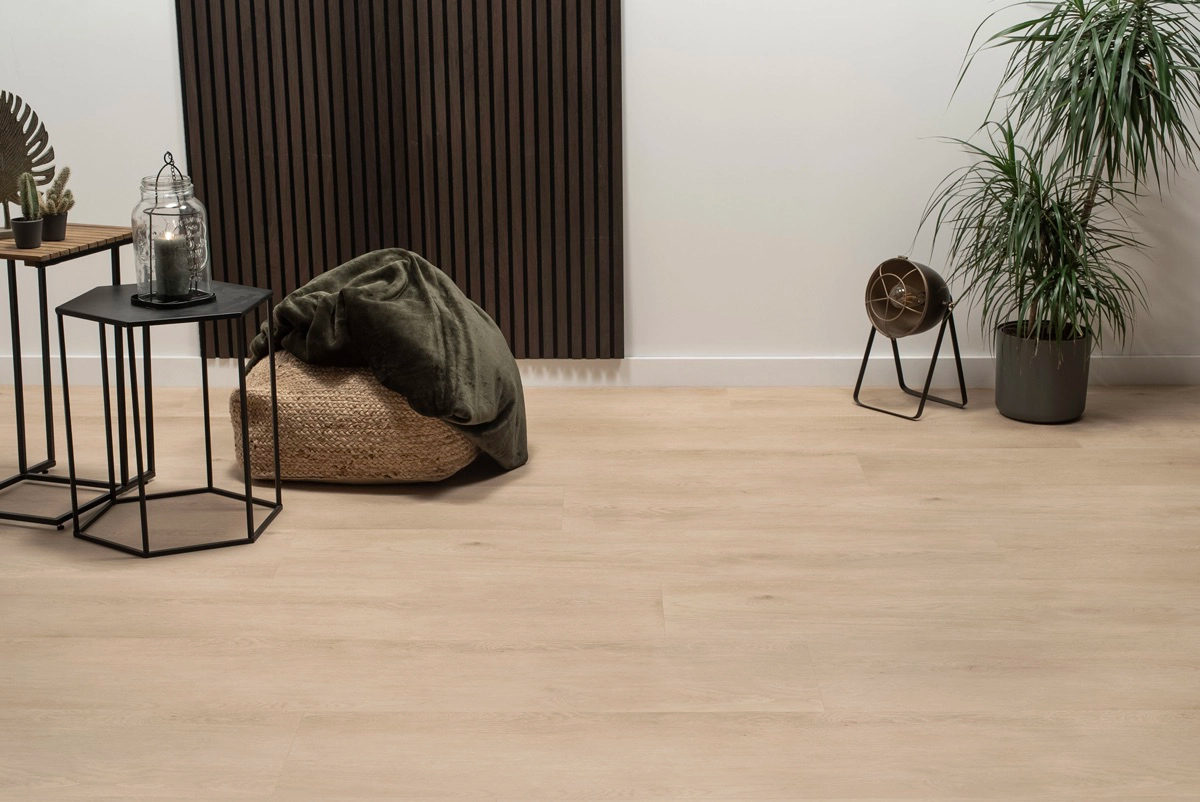 Floer Landhuis PVC FLR-3231 Pure Eik PVC plank plak pvc in woonkamer sfeerfoto