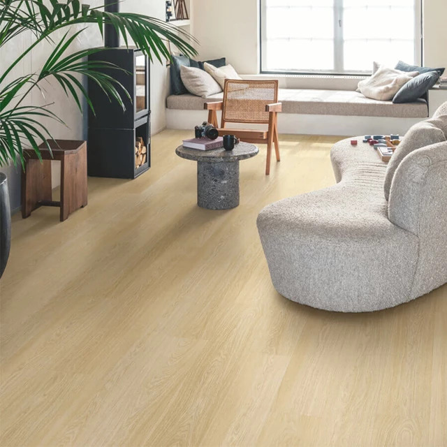 QuickStep Fuse SGMPC20321 Serene Eik Licht Naturel PVC plank plak pvc in woonkamer sfeerfoto