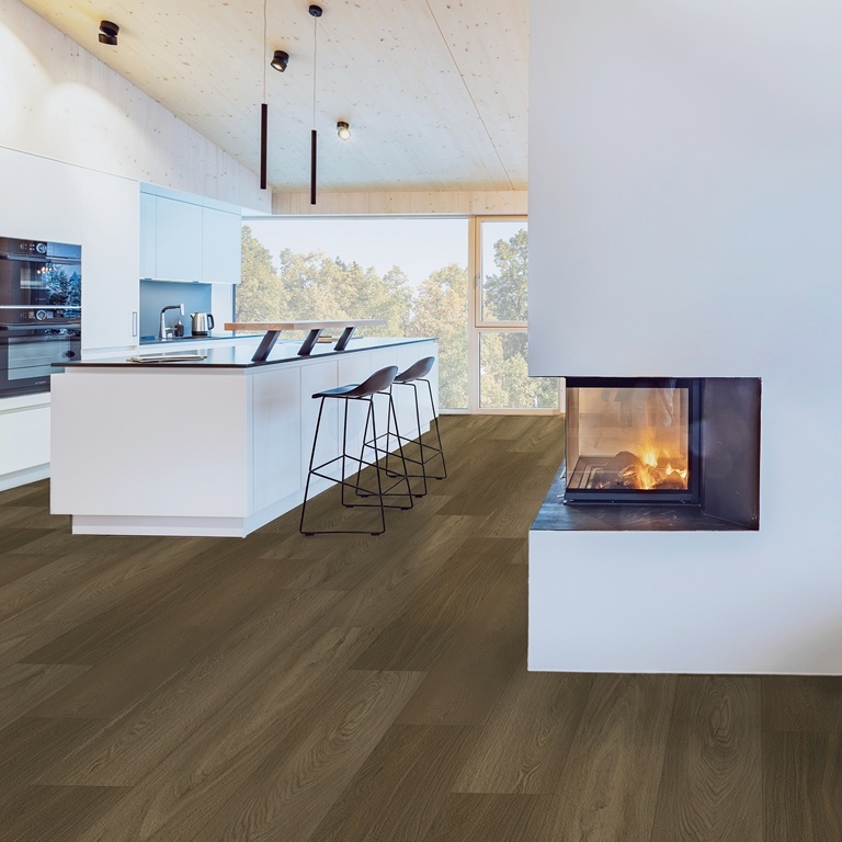 Bodiax Bellevue Shadow Oak rigid click PVC plank als vloer in een interieur