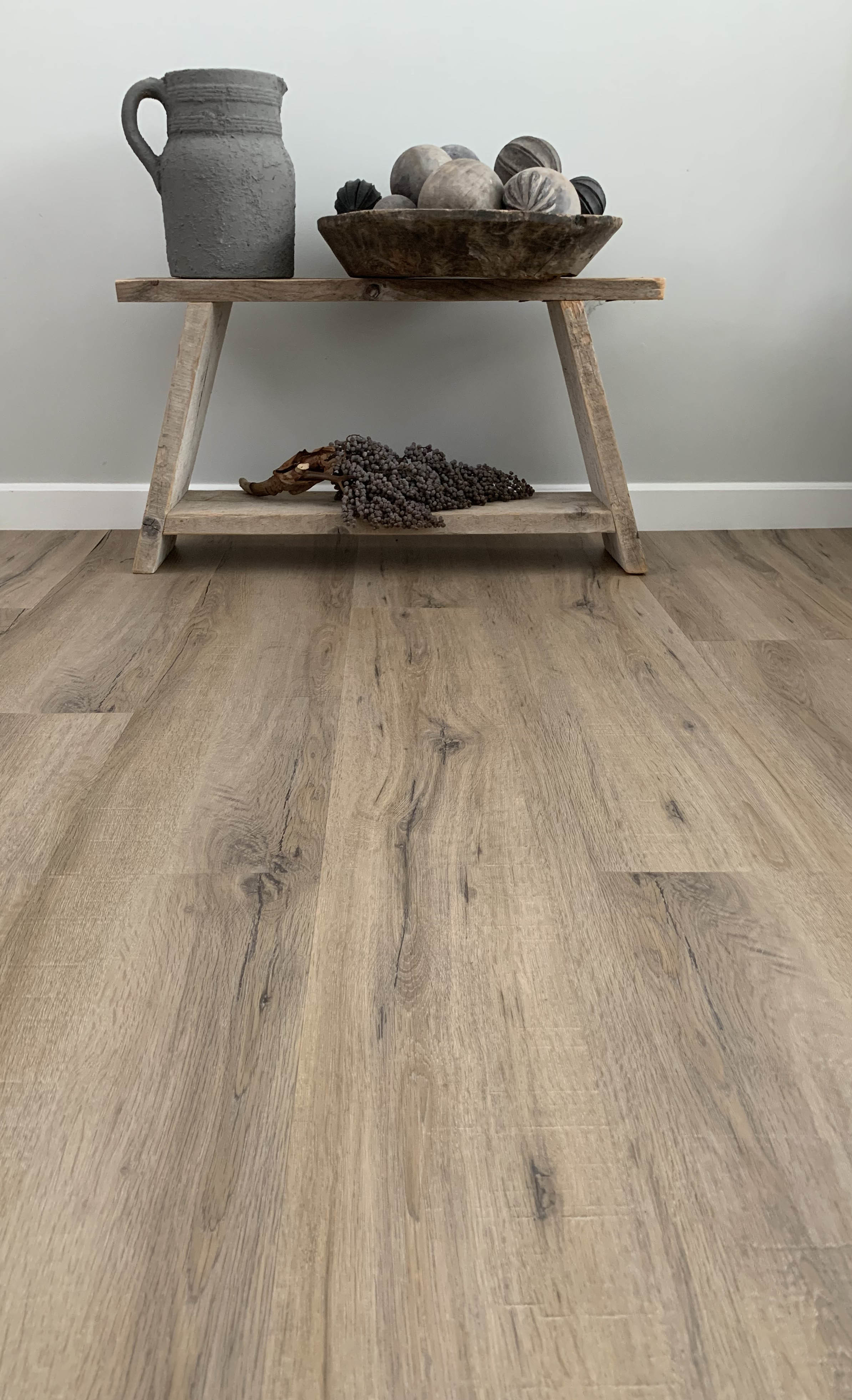 Gelasta City 4600 Smoked Oak Light PVC plank plak pvc in woonkamer sfeerfoto