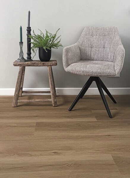 Gelasta Artline Register 2301 Smoked PVC plank plak pvc in woonkamer sfeerfoto