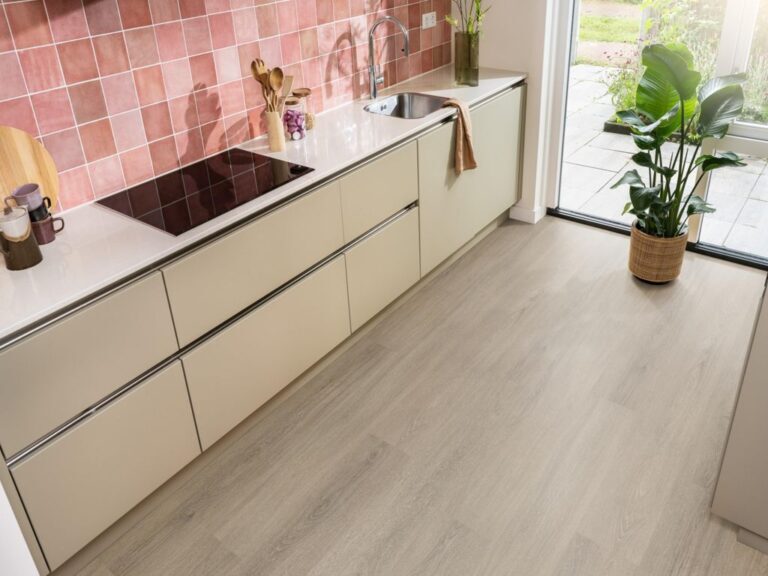 Ambiant Viranto 9040.6505.19 Kleur en structuur Smoky PVC plank plak pvc met rustige kleurtoon