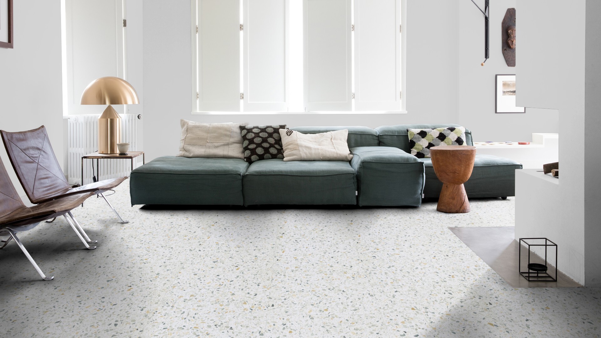 QuickStep Blush SGTC20307 Terrazzo Multicolor PVC tegel plak pvc in woonkamer sfeerfoto
