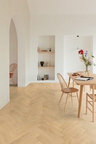 Floorify Visgraat Click F301 Uni visgraat click pvc in woonkamer sfeerfoto