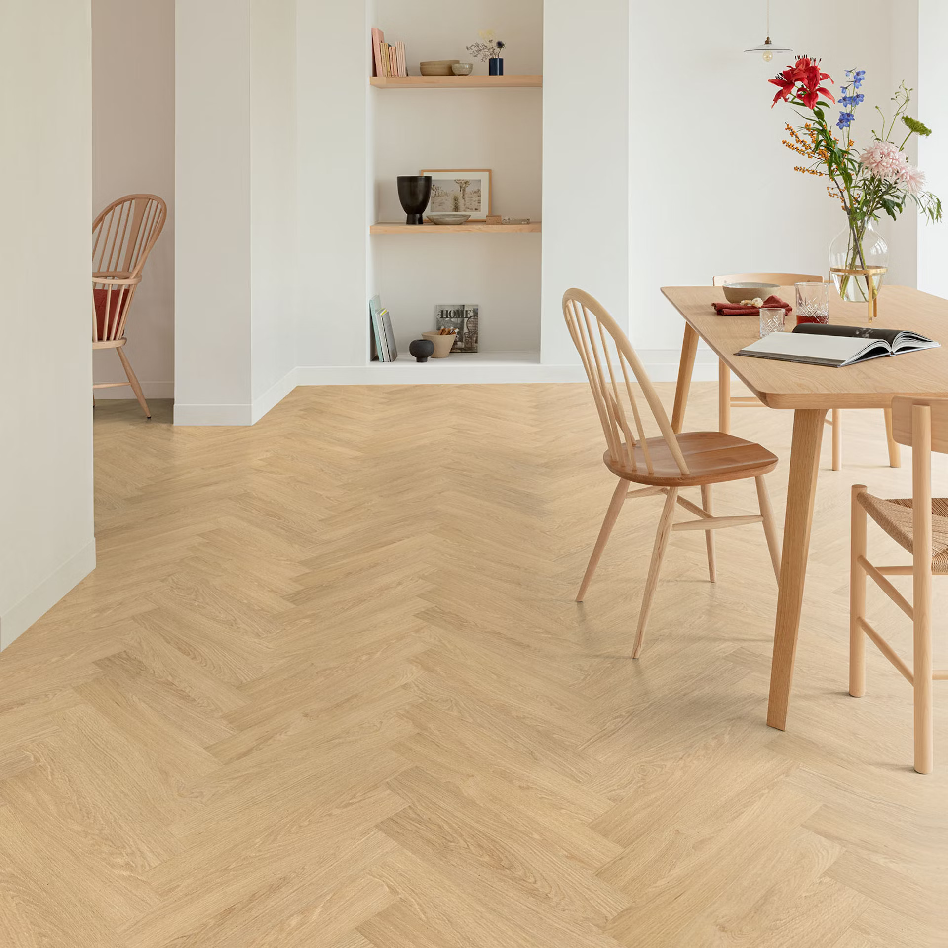 Sfeerfoto Floorify FG301 Uni Visgraat plak pvc in interieur