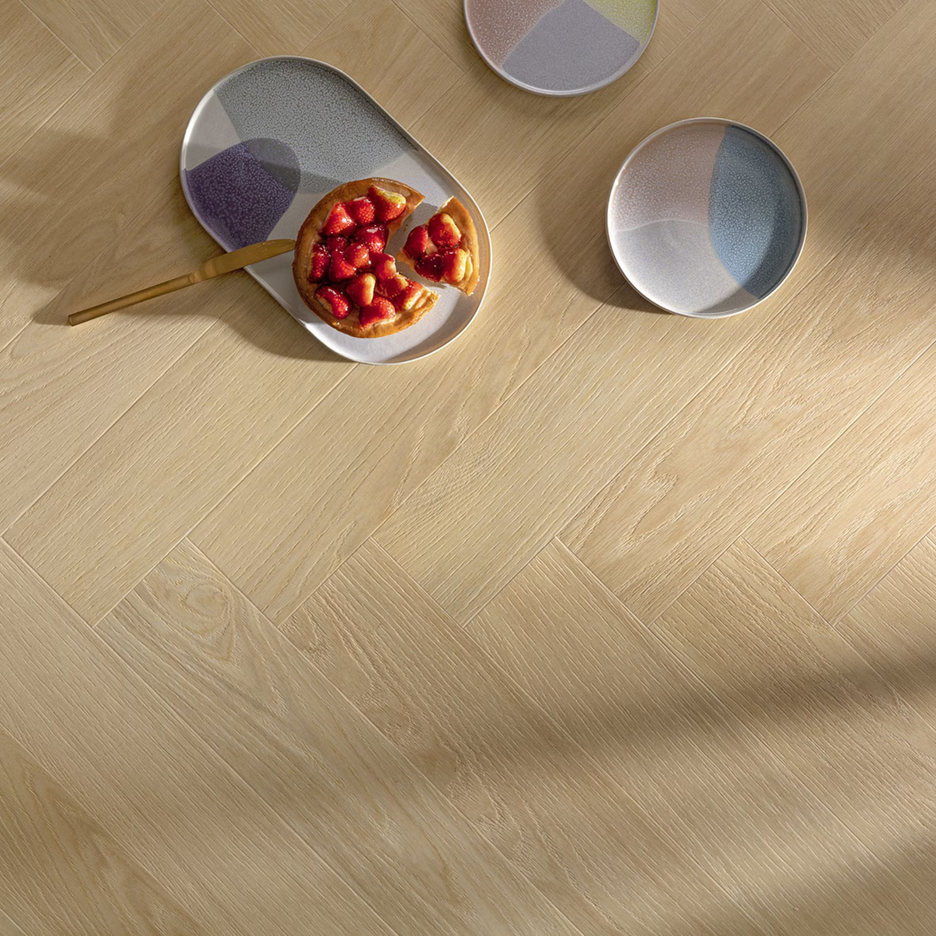 Floorify Walvisgraat FG601 Detail van de structuur Uni visgraat plak pvc met subtiele nerf warmteweerstand 002 m²K/W