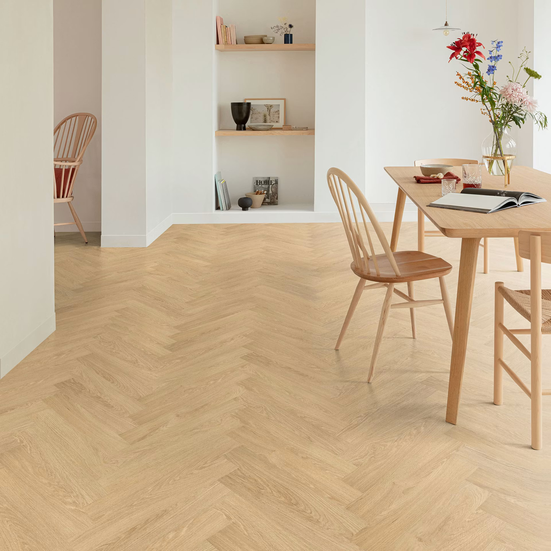 Floorify Visgraat Click F301 Uni visgraat click pvc in woonkamer sfeerfoto