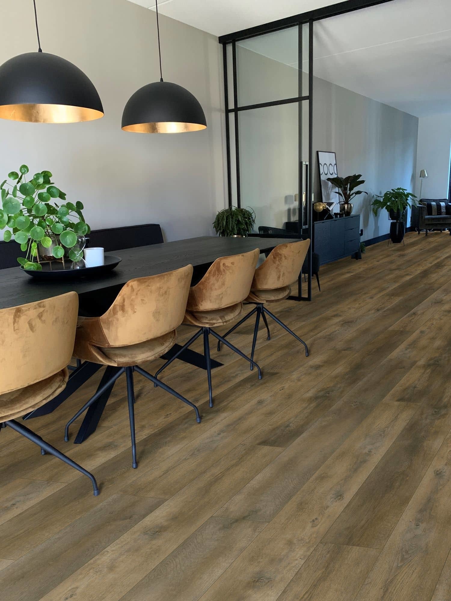 Gelasta Nevada 6001 Valley Oak Pepper PVC plank plak pvc in woonkamer sfeerfoto