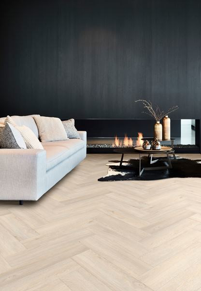 Moduleo Roots Visgraat Galtymore Oak 86218V  visgraat plak pvc in woonkamer sfeerfoto
