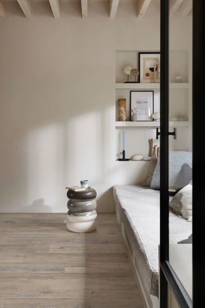 Moduleo Roots Nashville Oak 88279-XL Detail van de structuur  PVC plak pvc warmteweerstand 0.02 met natuurlijke