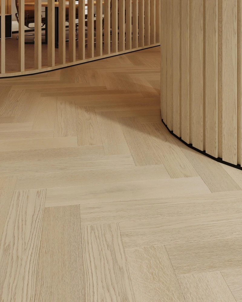 Therdex Herringbone Premier 7582 variant visgraat plak pvc in woonkamer sfeerfoto