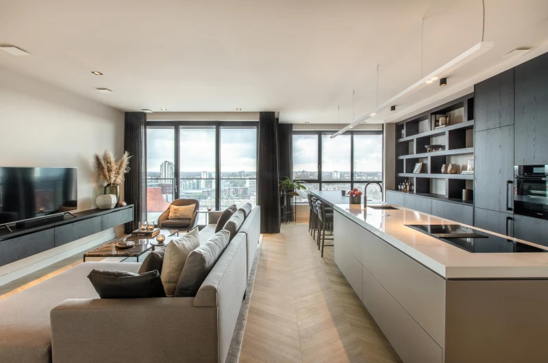 Sfeerbeeld in woonkamer met Therdex Hongaarse punt Chevron 6542 plak PVC vloer