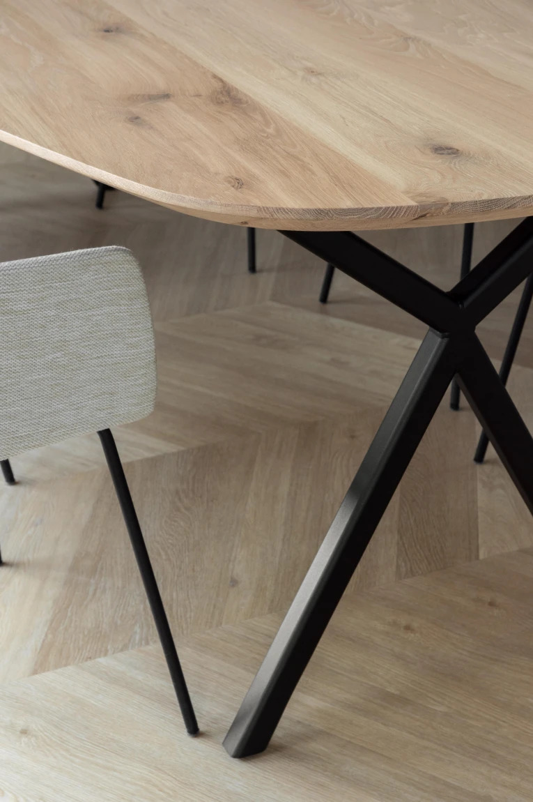 Kleurdetail van Therdex Hongaarse punt Chevron 6542 plak PVC vloer – houtdessin close-up