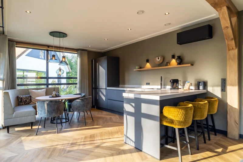 Therdex Hongaarse punt Chevron 6543 variant Hongaarse punt plak pvc in woonkamer sfeerfoto