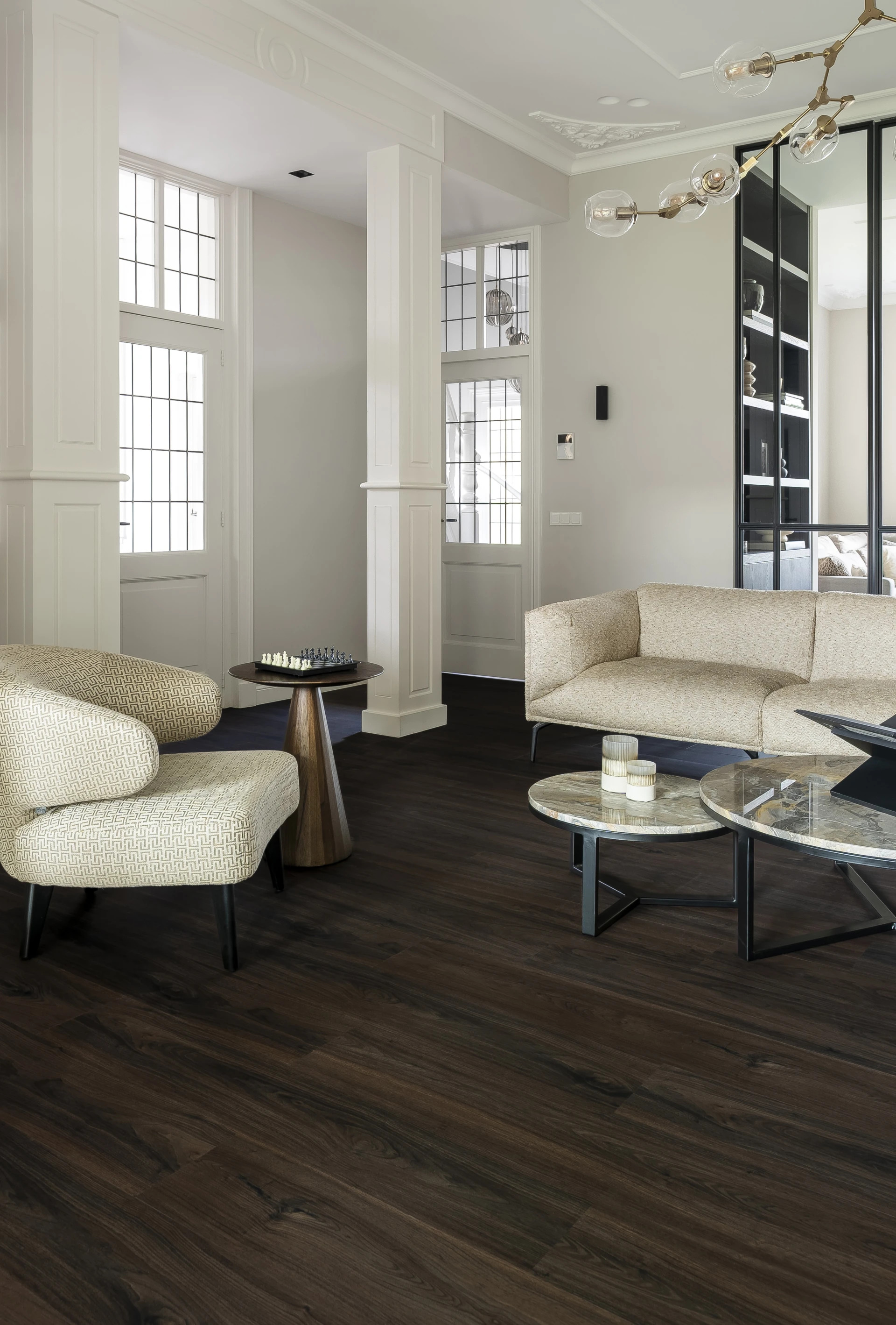 Therdex Walnut 12053 Detail van de structuur variant PVC plank plak pvc met subtiele nerf warmteweerstand 002 m²K/W