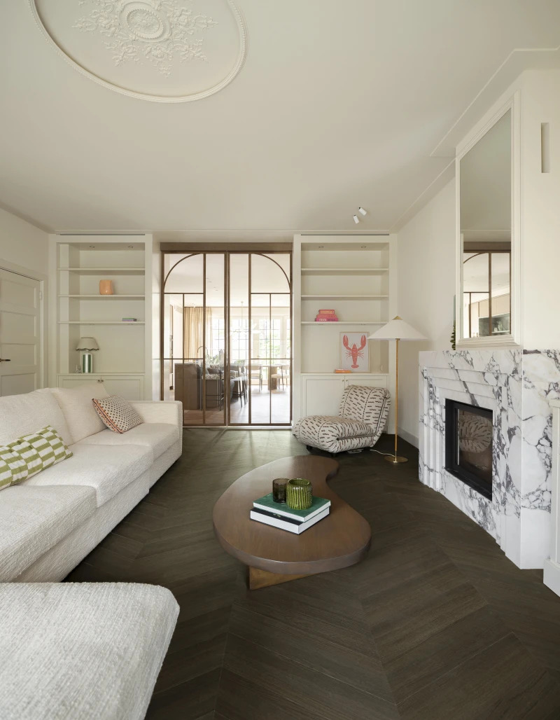 Therdex Select C6535 variant Hongaarse punt click pvc in woonkamer sfeerfoto