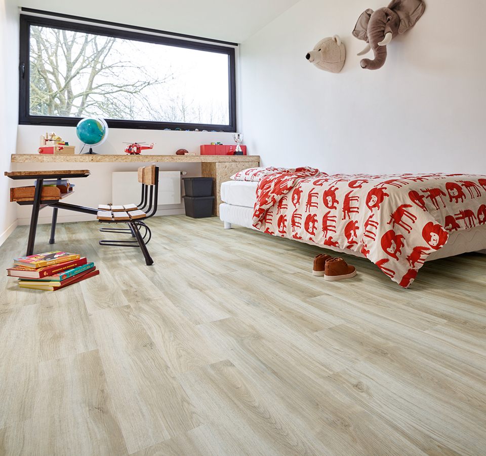 Moduleo Roots Classic Oak 24228 variant PVC plank plak pvc in woonkamer sfeerfoto
