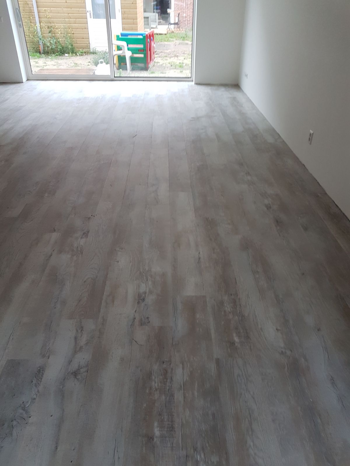 Detail van de structuur van Roots Country Oak-32 met eiken dessin en matte uitstraling warmteweerstand 0,019 m²K/W