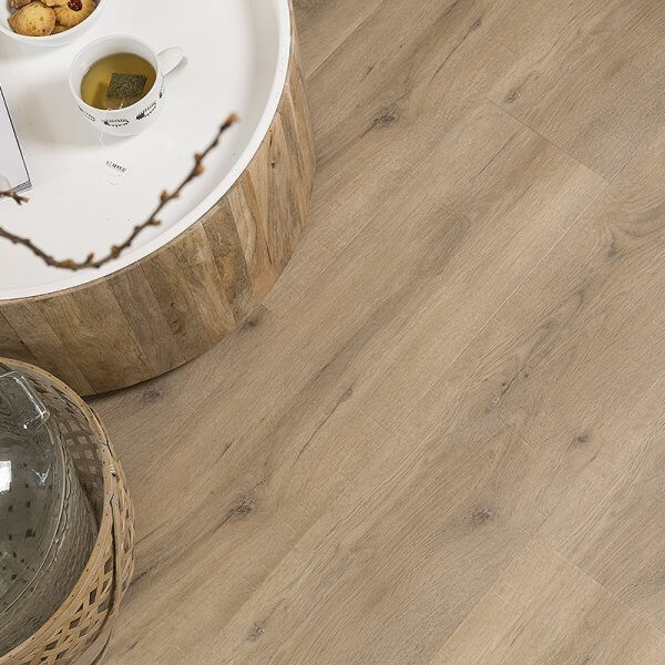 VivaFloors Eiken Click 6830 Close-up van houtdessin variant PVC plank click pvc met natuurlijke tekening