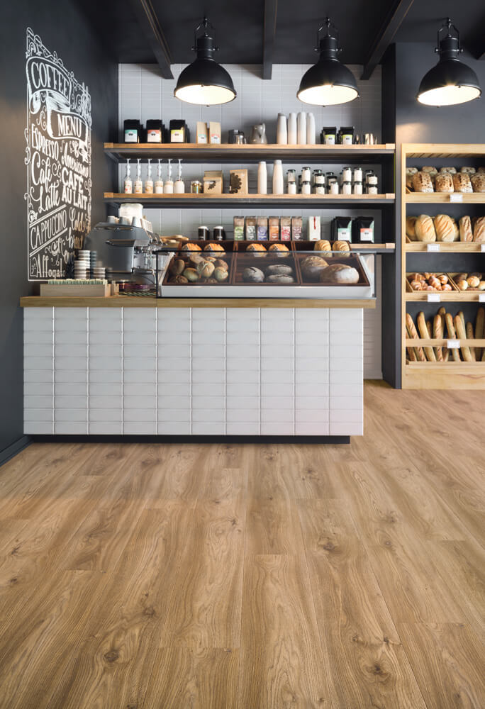 sfeerfoto Roots Sierra Oak PVC plank plak pvc in woonkamer SKU 58346
