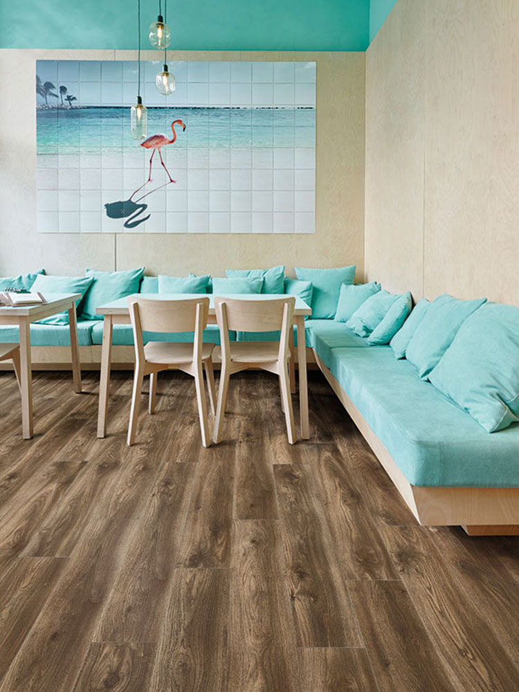 Moduleo Roots Sierra Oak 58876 variant PVC plank plak pvc in woonkamer sfeerfoto
