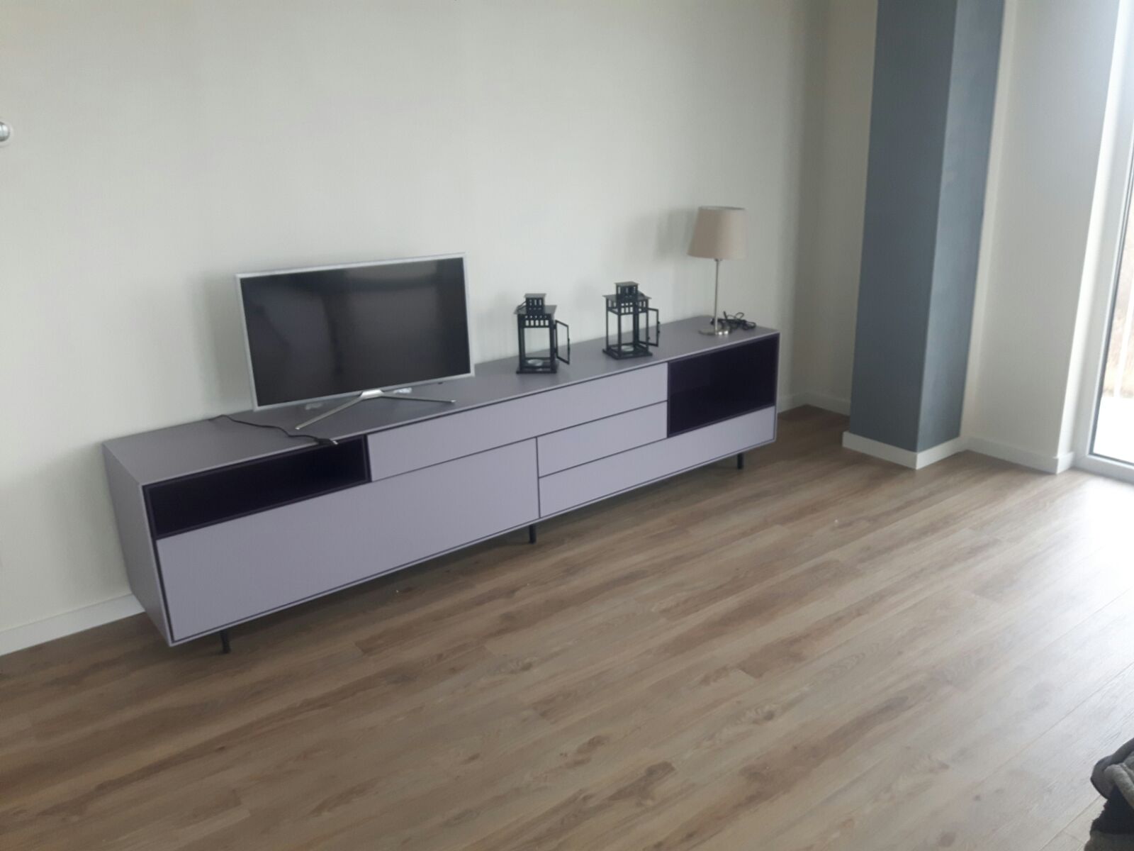 Moduleo Roots Blackjack Oak 22220 Close-up van houtdessin variant PVC plank plak pvc met natuurlijke tekening