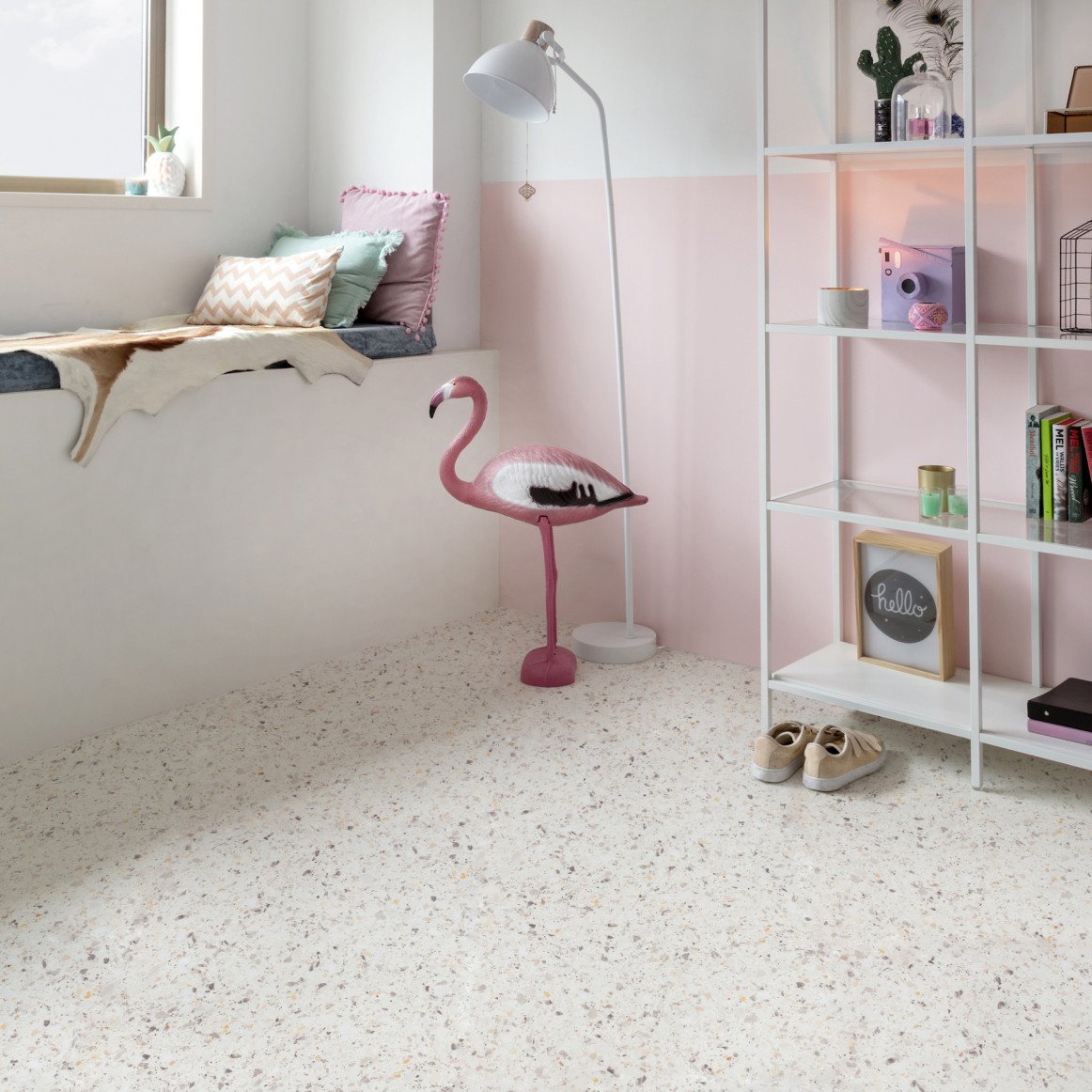 Floorify Grote Tegel Click F223 Verona PVC tegel click pvc in woonkamer sfeerfoto