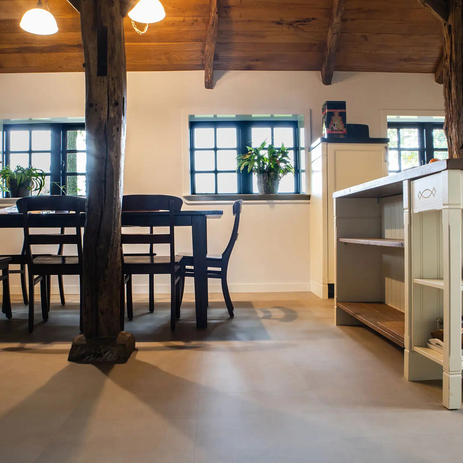 VivaFloors Matera Warm Beige 1420 click PVC tegel close-up van steenlook en subtiele structuur
