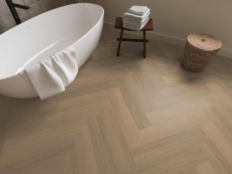 Ambiant Spigato Viranto Visgraat Click 9032.2504.19 Kleur en structuur Warm Beige visgraat click pvc met rustige kleurtoon